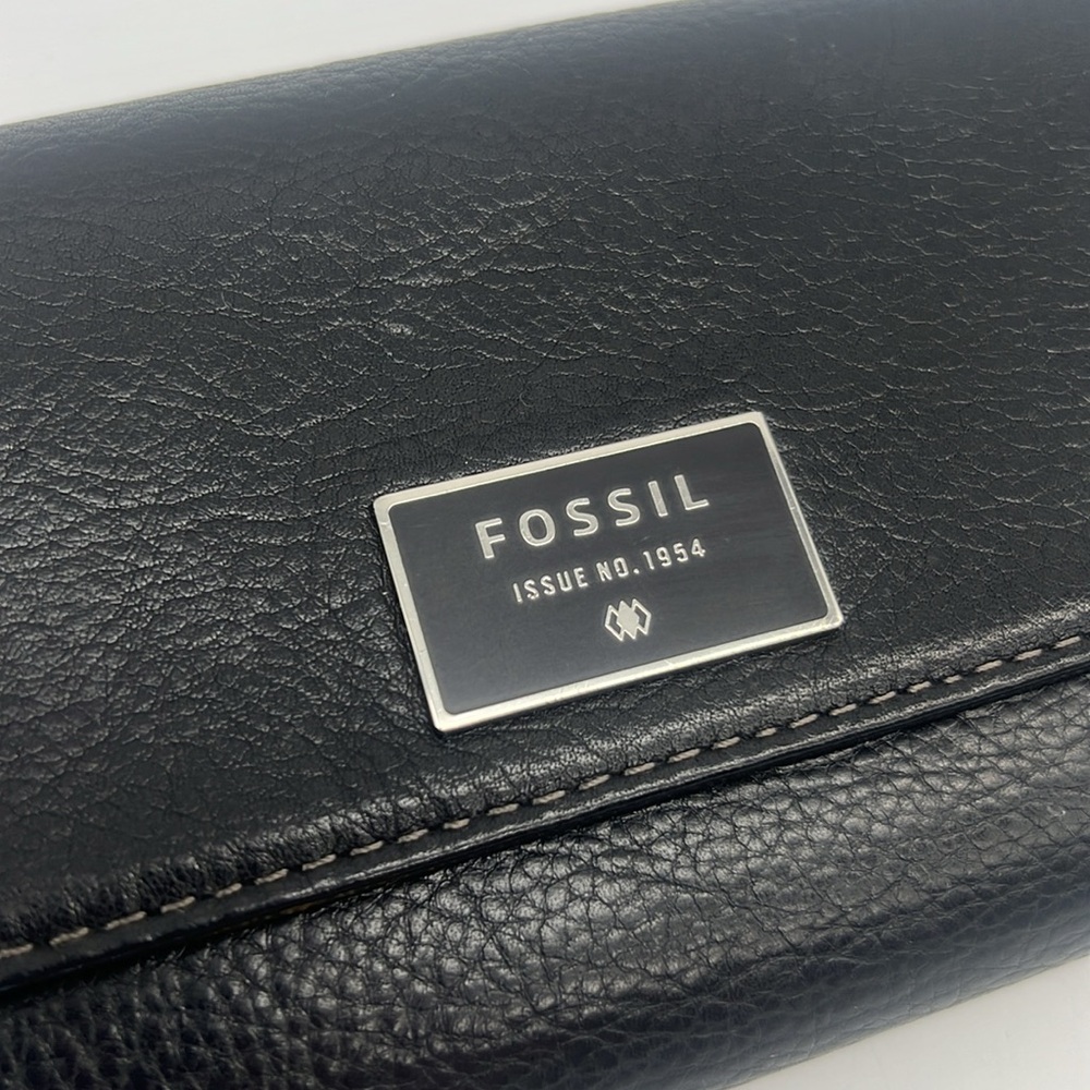 Fossil Issue No. 1954 Cowhide Leather Flap Clutch… - image 3
